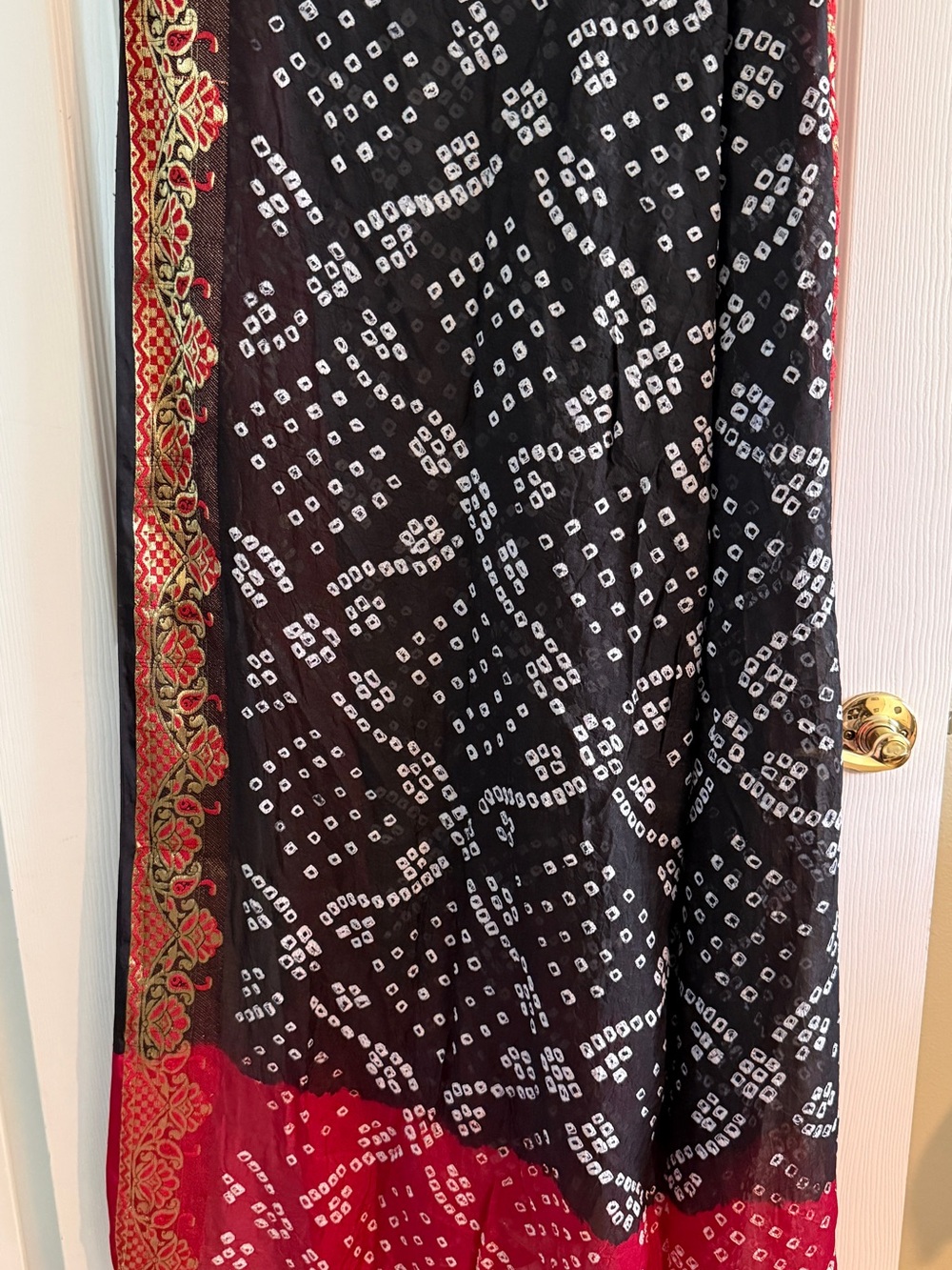 Khaadi Pakistani Desi 3 piece embroidered kurta shirt, duppata scarf and shalwar - Picture 10 of 15